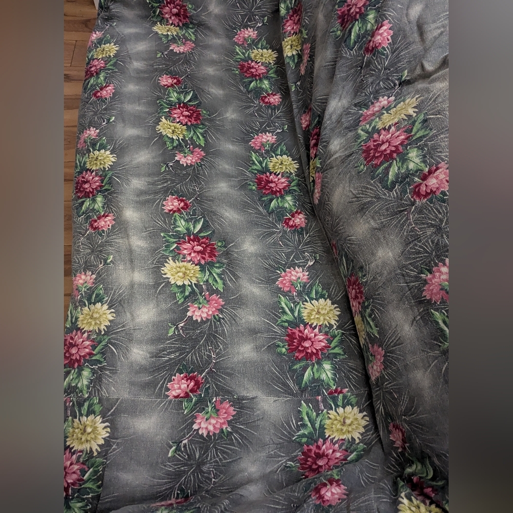 SOLD IN CROSS Vintage Barkcloth Floral Fabric Bedspread MCM Black/Gray 75x75